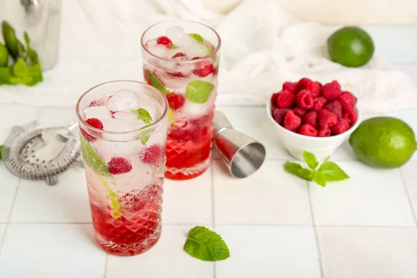 Glasses Fresh Raspberry Mojito Bowl Berries White Tile Table — Stock Photo, Image