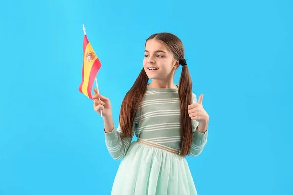 Маленька Дівчинка Прапором Іспанії Синьому Фоні — стокове фото