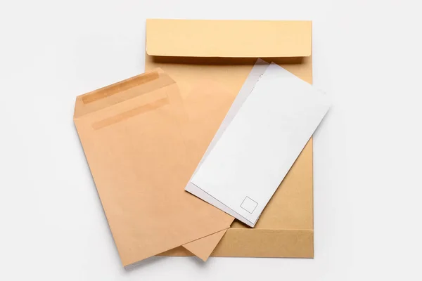 Cartas Envelopes Sobre Fundo Claro — Fotografia de Stock