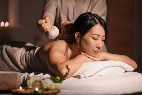 Pretty Young Asian Woman Having Massage Spa Salon — Stock Photo, Image