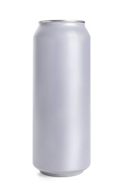 Beyaz arka planda taze soda kutusu