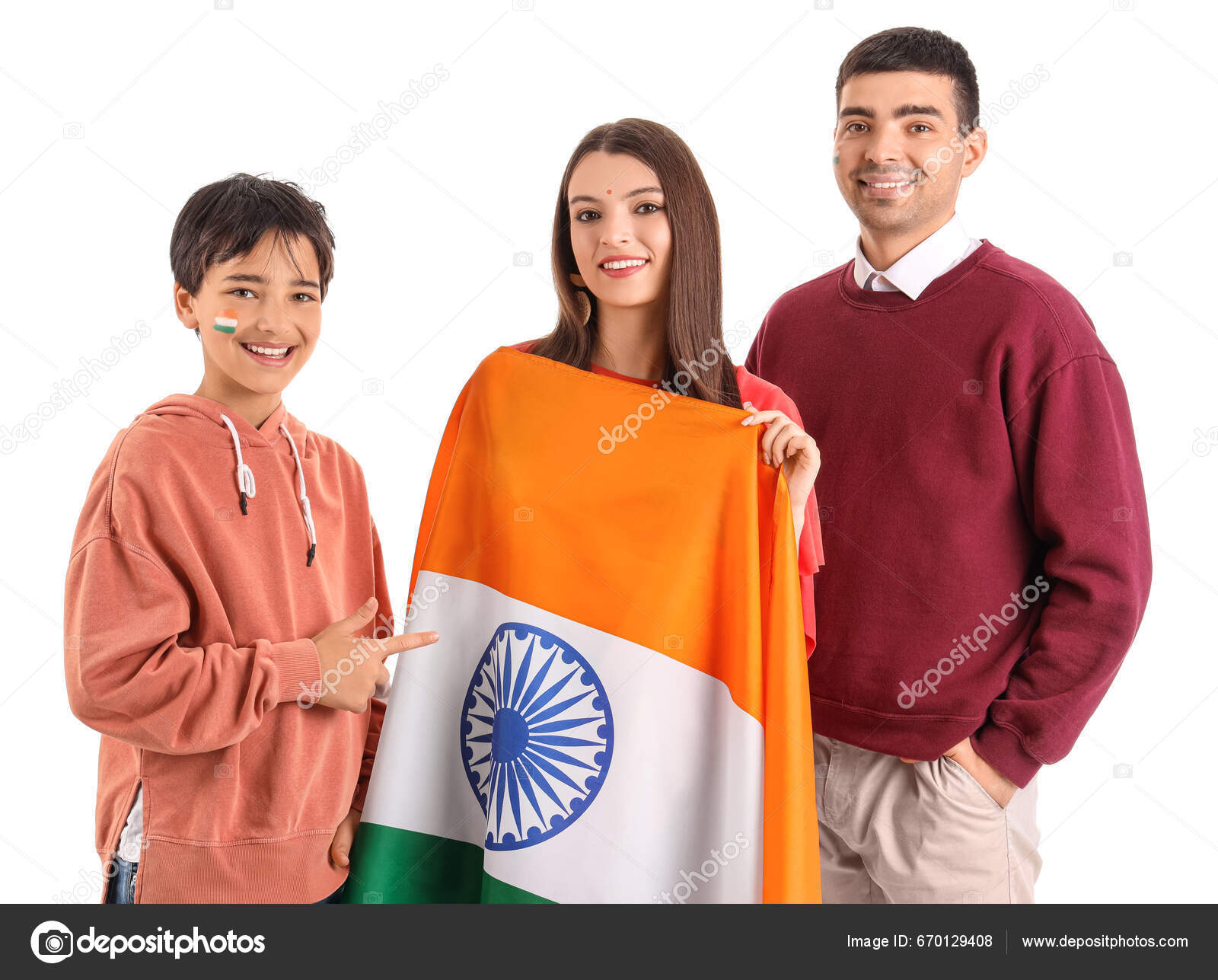 Glückliche Familie Mit Indischer Flagge Auf Weißem Hintergrund