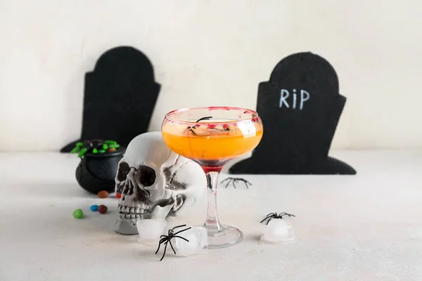 Vaso Sabroso Cóctel Margarita Cráneo Cubitos Hielo Decoraciones Para Halloween — Foto de Stock