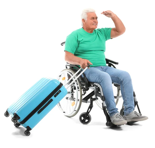 Зрелый Мужчина Инвалидной Коляске Чемоданом Белом Фоне — стоковое фото