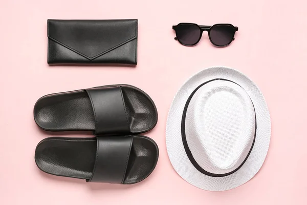 Composition Flip Flops Hat Sunglasses Wallet Color Background — Stock Photo, Image