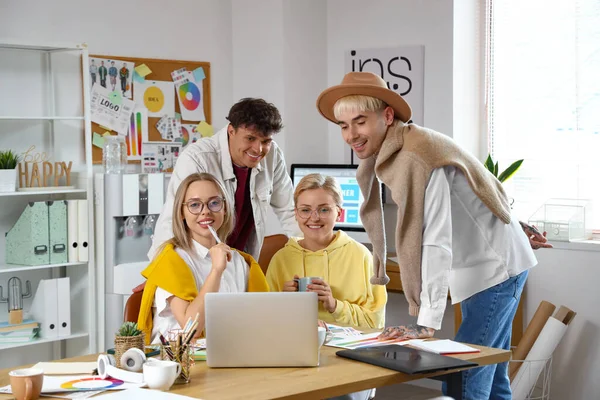 Team Graphic Designers Working Laptop Table Office — Stock Photo, Image