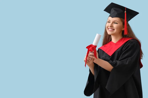 Estudante Pós Graduação Com Diploma Fundo Azul — Fotografia de Stock