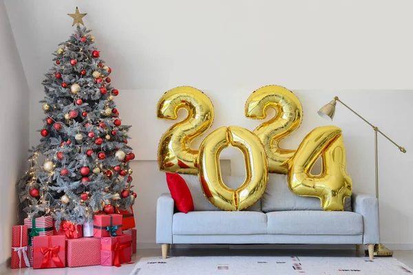 Balões Forma Figura 2024 Sofá Cinza Sala Estar Com Decoração — Fotografia de Stock