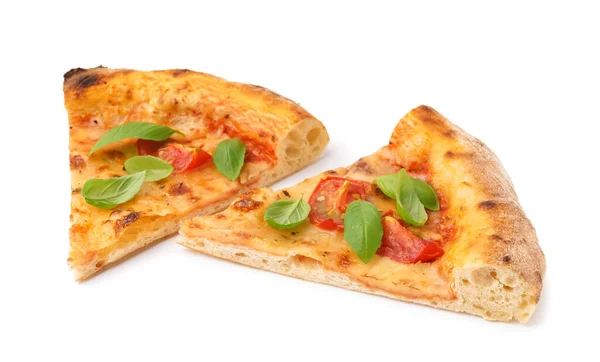 Bitar Välsmakande Pizza Margarita Med Tomater Och Basilika Vit Bakgrund — Stockfoto