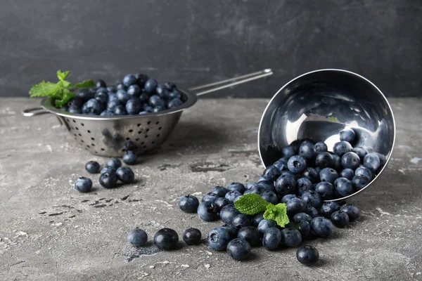 Metal Bowl Colander Fresh Blueberries Mint Grey Table — Stock Photo, Image
