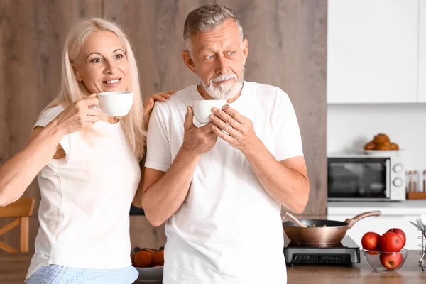 Mature Couple Drinking Coffee Kitchen — Stock Photo, Image