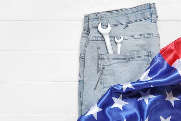 Jeans Avec Clés Drapeau Des États Unis Sur Fond Blanc — Photo