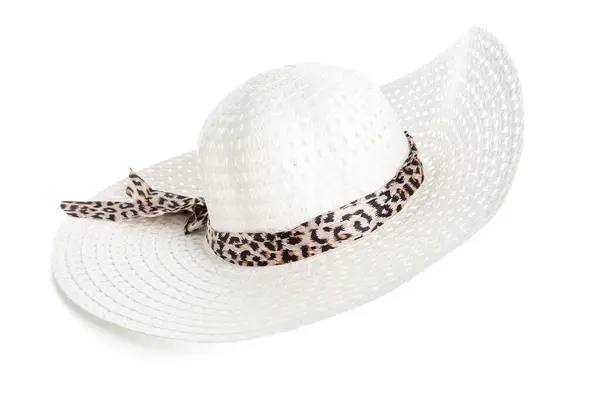 Elegante Sombrero Playa Sobre Fondo Blanco —  Fotos de Stock