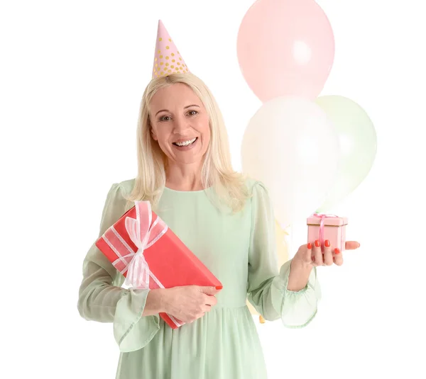 Volwassen Vrouw Met Verjaardag Geschenken Witte Achtergrond — Stockfoto