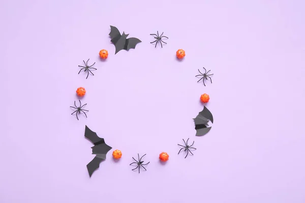 Quadro Feito Abóboras Morcegos Papel Aranhas Fundo Roxo Conceito Celebração — Fotografia de Stock