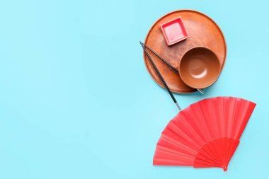 Açık mavi arkaplanda Çince tablo ayarları