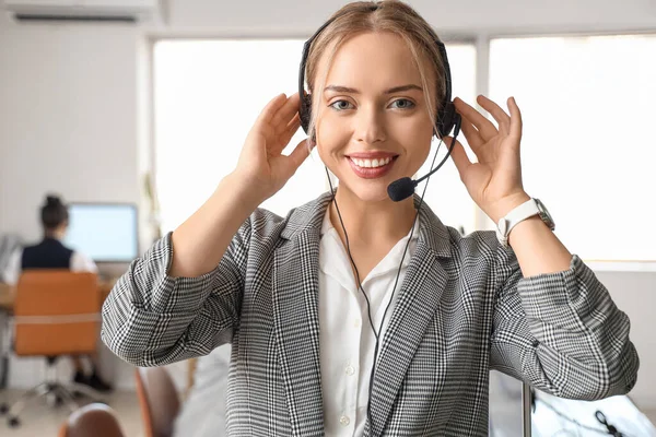 Female Technical Support Agent Office — Stock Photo, Image