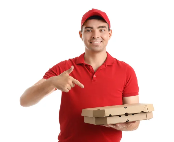 Mensajero Masculino Señalando Cajas Pizza Sobre Fondo Blanco — Foto de Stock