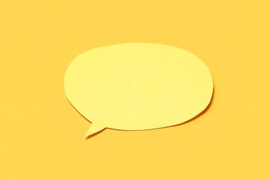 Turuncu zemin üzerine boş konuşma balonu