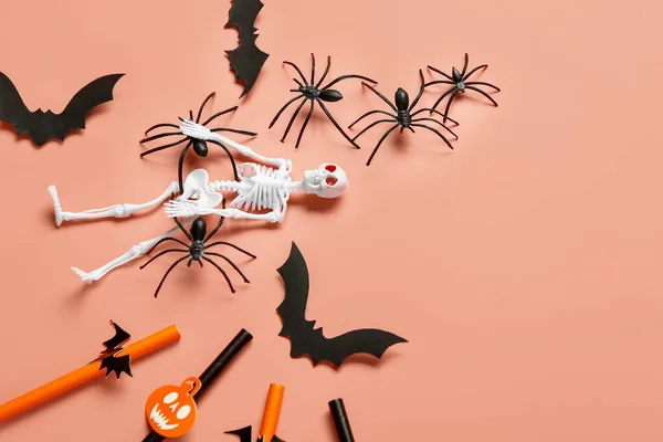 Composição Com Esqueleto Palhas Morcegos Papel Aranhas Para Celebração Halloween — Fotografia de Stock