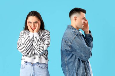 Mavi arka planda çıkan kavga üzerine genç çifti gücendirdi