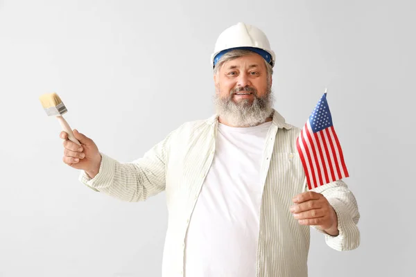 Portrait Senior Man Hardhat Brush Usa Flag Grey Background Labor — Stock Photo, Image