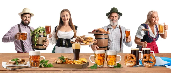Lange Spandoek Met Mensen Traditionele Duitse Kleding Met Lekker Bier — Stockfoto