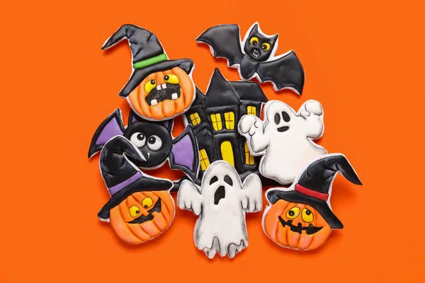 Různé Chutné Sušenky Pro Halloweenské Oslavy Oranžovém Pozadí — Stock fotografie