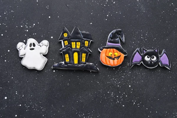 Különböző Ízletes Cookie Halloween Ünneplés Sötét Háttér — Stock Fotó