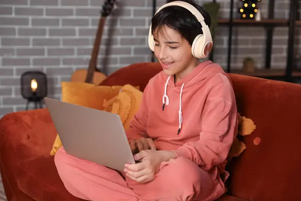 Little Boy Headphones Using Laptop Home Late Evening — Stock Photo, Image