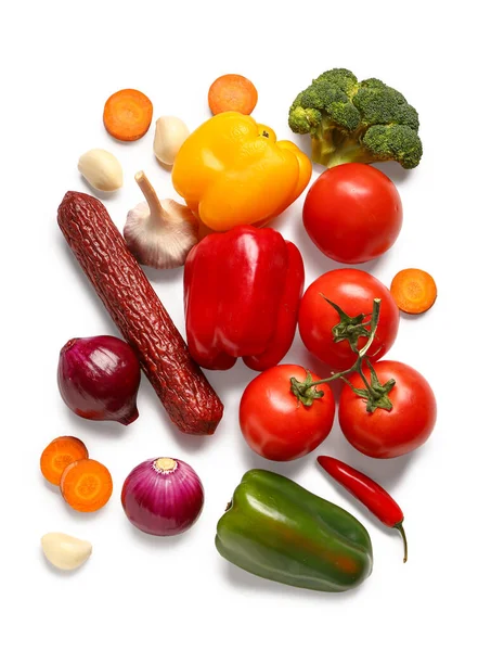 Salami Con Diferentes Verduras Frescas Sobre Fondo Blanco —  Fotos de Stock