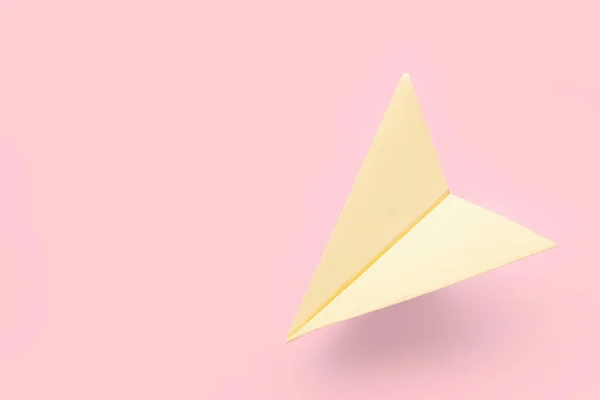 Yellow Paper Plane Pink Background — Stock Photo, Image