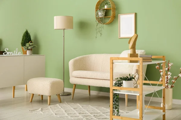 Interior Stylish Living Room White Sofa Pouf Shelving Unit — Stock Photo, Image