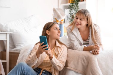 Yurt odasında kız öğrenciler