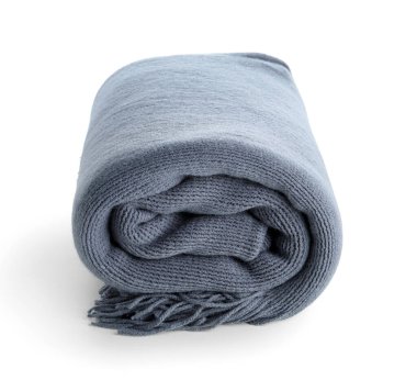 Beyaz arkaplanda gri battaniye