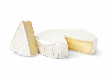 Beyaz arka planda Camembert peyniri
