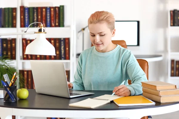 Female Student Studying Table Library — Stock Photo, Image