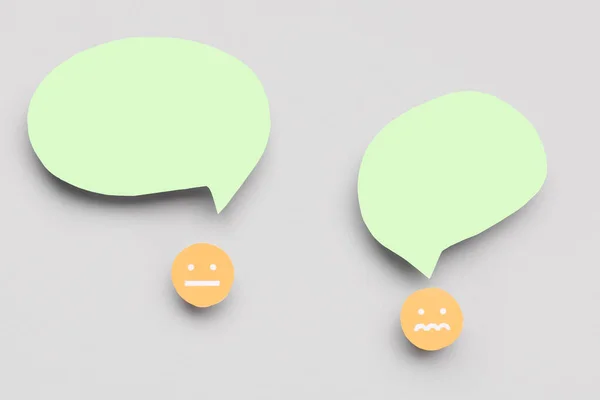 Arguing Paper Faces Blank Speech Bubbles Grey Background — Stock Photo, Image
