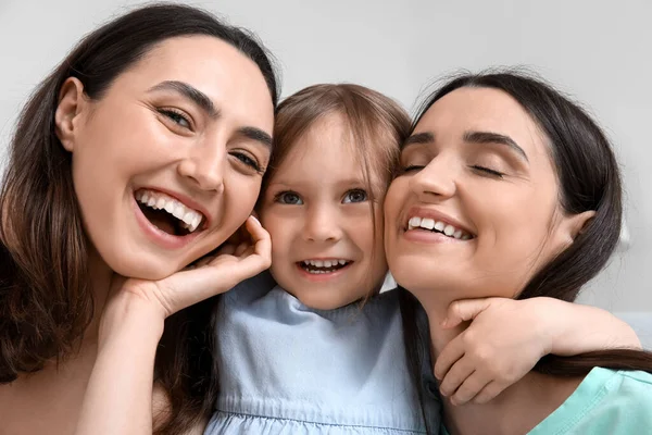 Young Lesbian Couple Adopted Little Girl Home Closeup — Stock Photo, Image