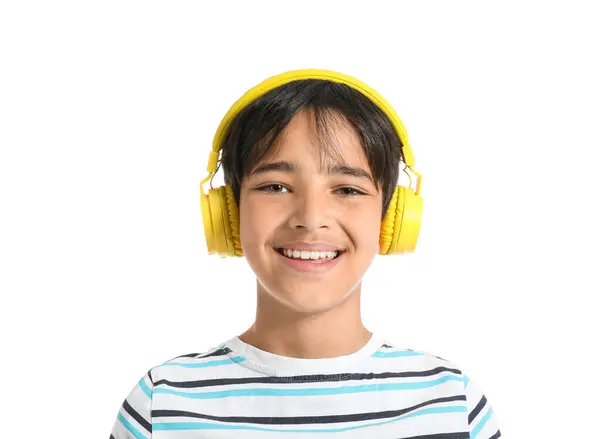 Μικρό Αγόρι Ακουστικά Λευκό Φόντο Κοντινό Πλάνο — Φωτογραφία Αρχείου
