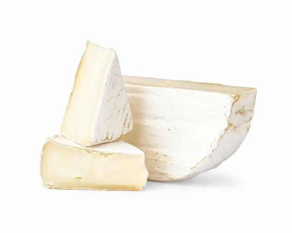 白色背景的美味卡门巴特奶酪片 — 图库照片