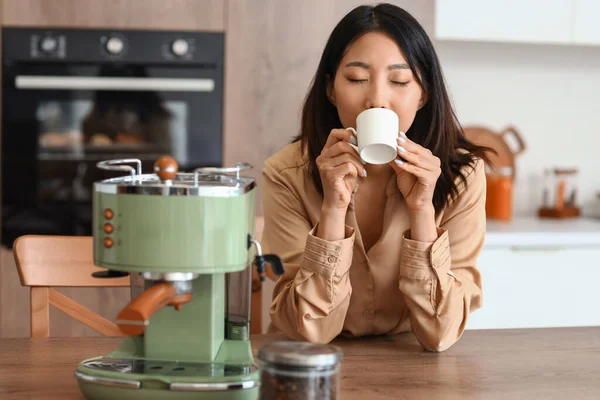 Beautiful Asian Woman Drinking Hot Coffee Kitchen — Stock Photo, Image