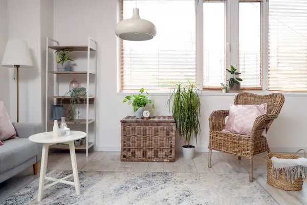 Comfortable Armchair Baskets Table Living Room — Stock Photo, Image