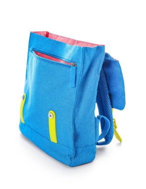 Beyaz arkaplanda renkli okul çantası