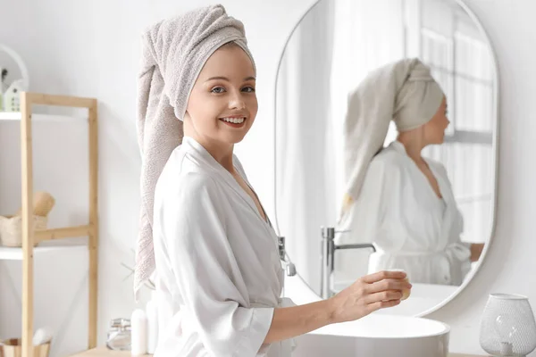 Young Woman Cream Shower Mirror Bathroom — Stock Photo, Image