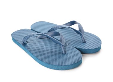 Beyaz arka planda mavi kadın terlikleri