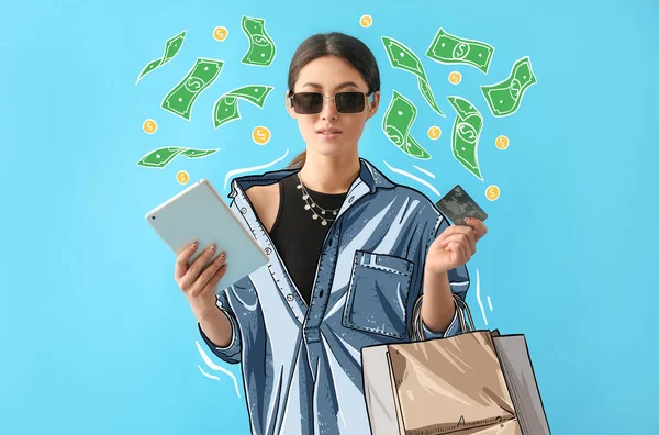 タブレットコンピュータ クレジットカード ショッピングバッグ ブルーバックグラウンドでお金を描いた若い女性 — ストック写真
