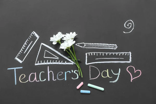 Lindas Flores Com Desenhos Texto Teacher Day Quadro Preto — Fotografia de Stock