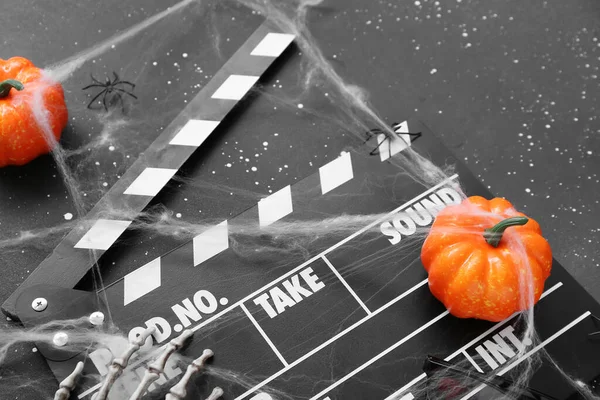 Clapperboard Avec Décor Halloween Différent Sur Fond Noir Grunge — Photo