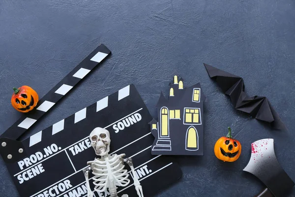 Clapperboard Avec Décor Halloween Différent Sur Fond Bleu Grunge — Photo